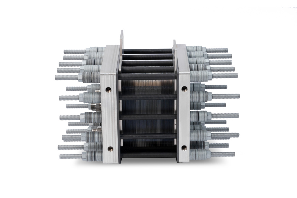 Siltrax high efficiency electrolyzer stack